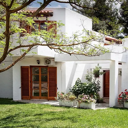 Eretria Park Studios Exterior photo