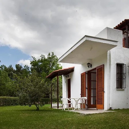 Eretria Park Studios Exterior photo